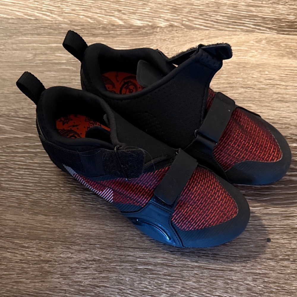 Spin Shoes size 7.5